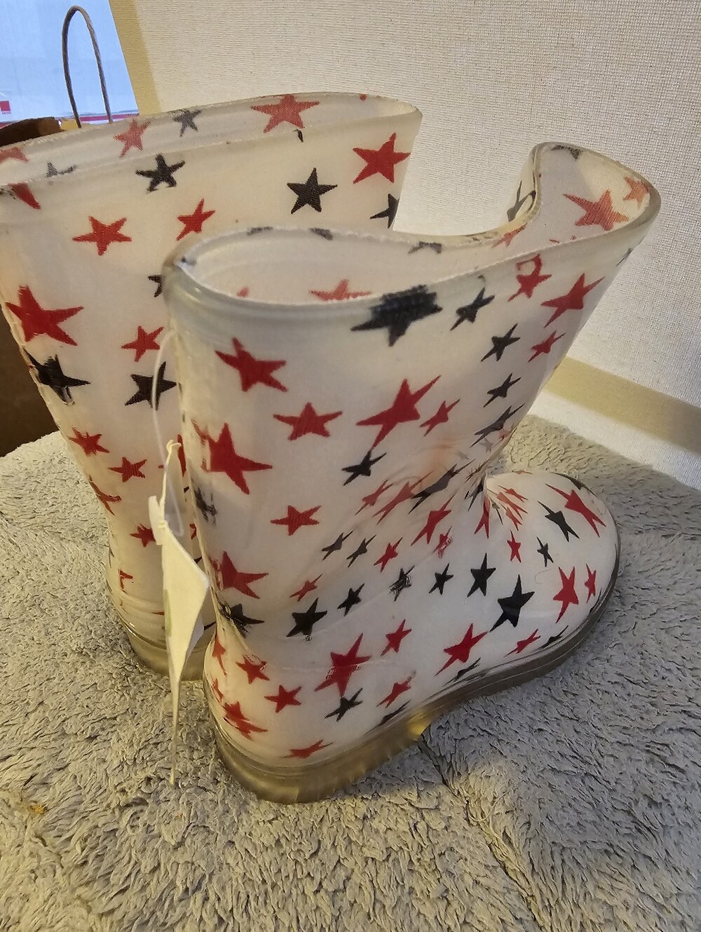 Easy Kids Star-Print White Rain Boots - Red & Black Stars Size 11 New - Picture 2 of 4